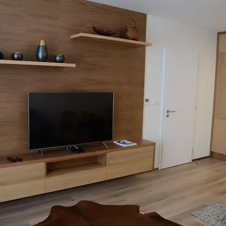 šumavský - Nový Komfortní A Prostorný, Se Zahradou