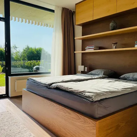 šumavský - Nový Komfortní A Prostorný, Se Zahradou Apartamento